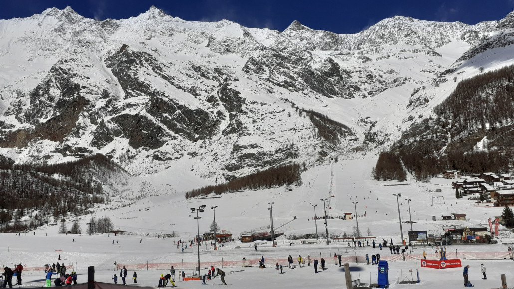 Auch an den Dorfliften am Kalbermatten und Stafelwald sieht es noch winterlich aus