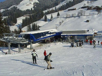 Talstation der selbigen. Darunter Garagierung. Nochmals darunter Kassen und WC