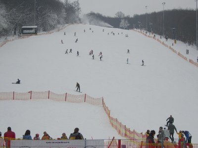 bewölkungsgrad 100%<br />lufttemperature -5C<br />windgeschw. 7 km/h süd<br />schneelage 35 cm<br />schneebeschaffenheit griffig<br />wartezeit 5 min