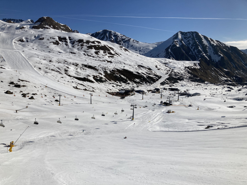 69 mit Blick auf die Alp Trida