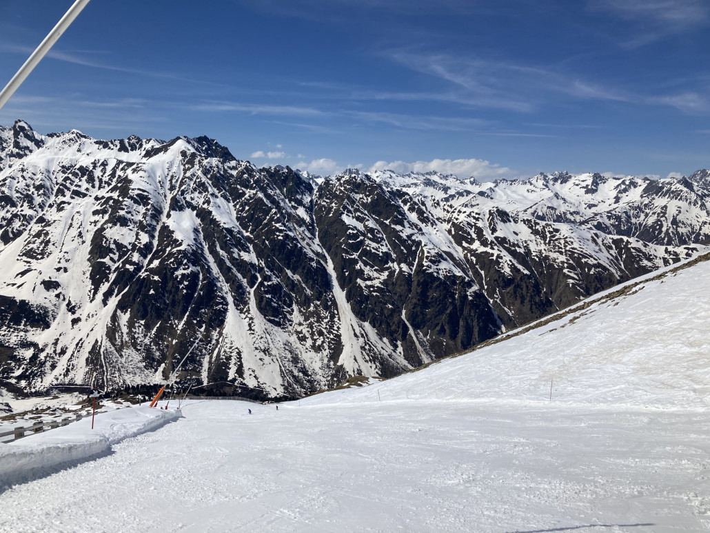 Die 33 fanden wir überraschenderweise in einem sehr guten Zustand wieder. Da zudem fast niemand dort herunter fuhr, machte es grossen Spass.