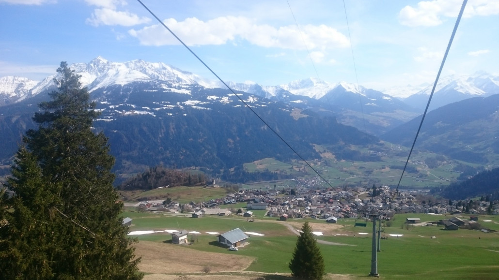 Von der Falerapiste sind nur noch ein paar Inseln aus Schnee übrig...