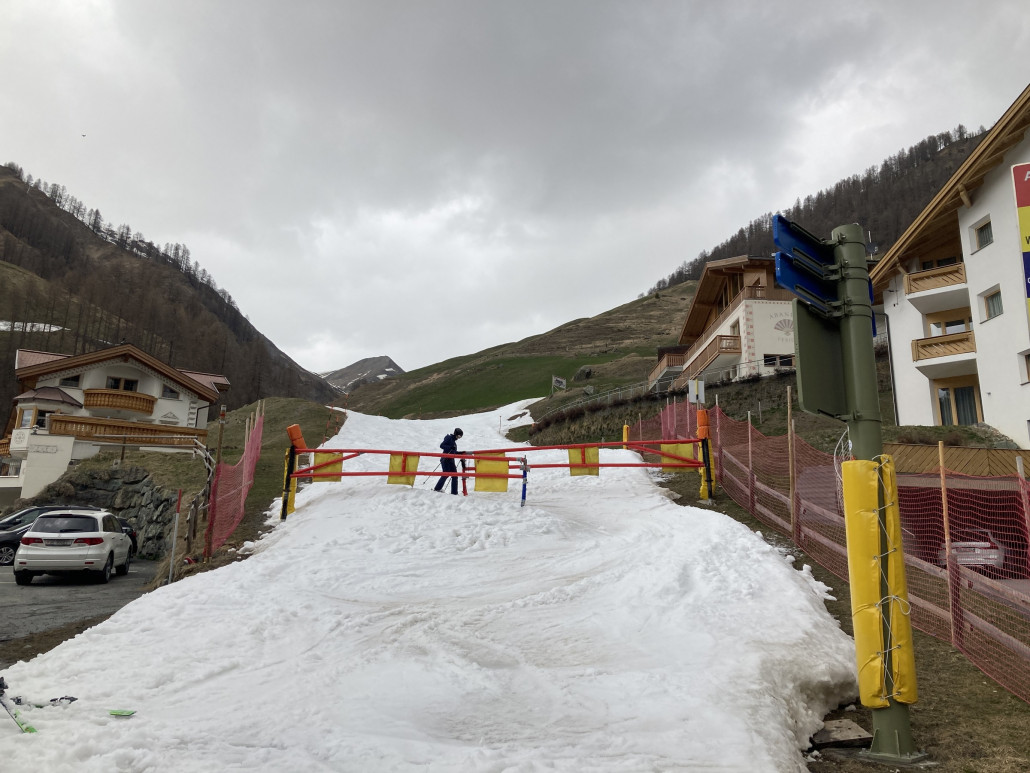 Am Ende noch ein Schneeband. Aber weniger Steine und Grünzeugs als auf der 80.