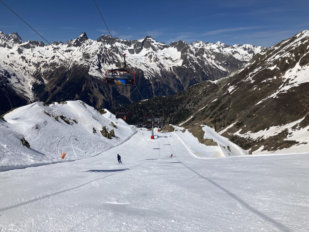 4 vom Pardatschgrat herunter. Sehr schön. Ganztags hart und relativ wenig befahren (ja, ich mag harte Pisten...).