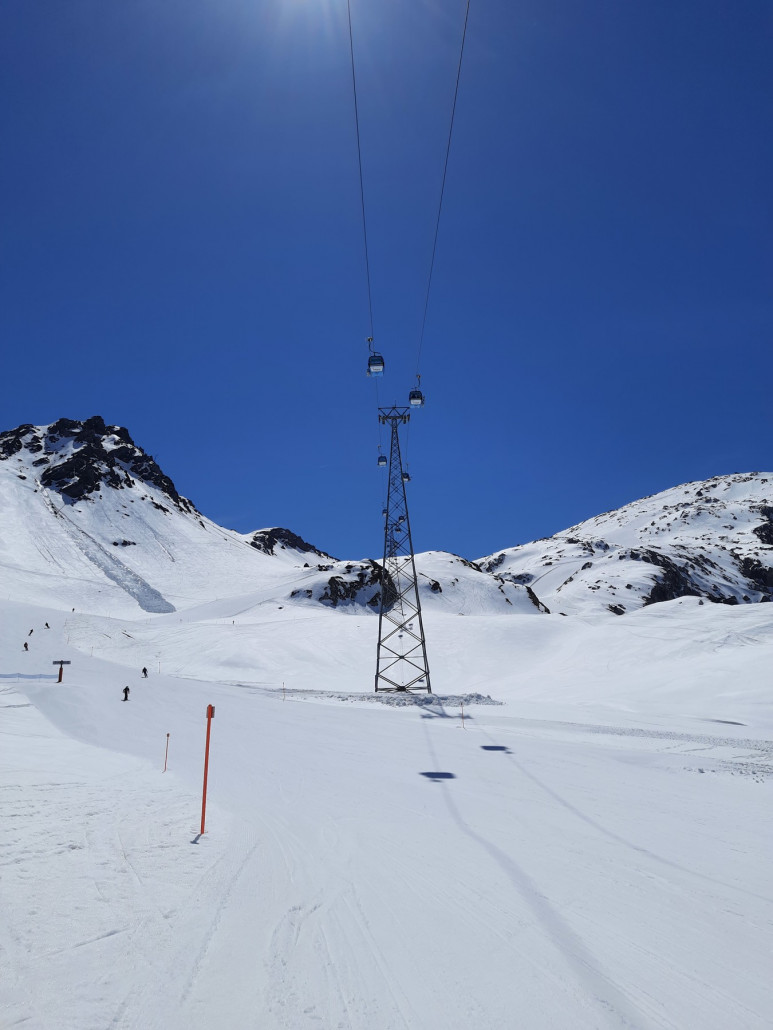 Schifer-Bahn. Mit 5,4 km extrem lange und gleichzeitigem Saunacharakter während der Auffahrt