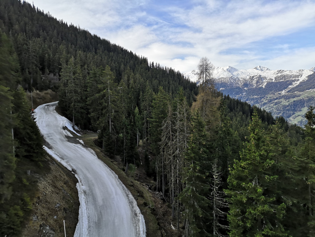 Nur wenig weiter oben ist die Piste aber sogar frisch präpariert.
