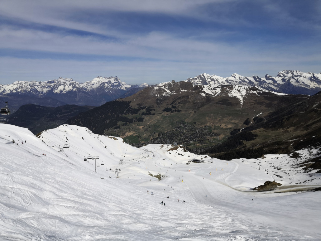 Auf der Nordseite vom Chaux-Express. Die Südseite von La Tzoumaz ist schon weitestgehend schneefrei.
