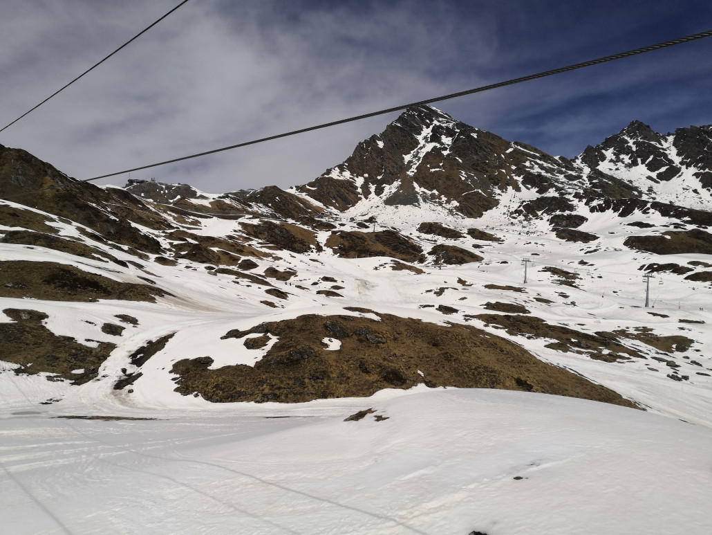 Die mittlere Piste fliesst schon fast davon.