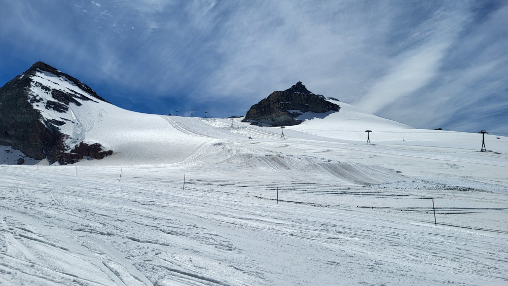 Der Firn glänzt in der Nachmittagssonne