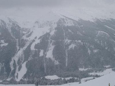 Komplette Abfahrt Zölfer-Nord, früher ging die direkt steil runter vo jetzt der dünnere Wald ist und nicht im Zickzack mit den Ziehwegen