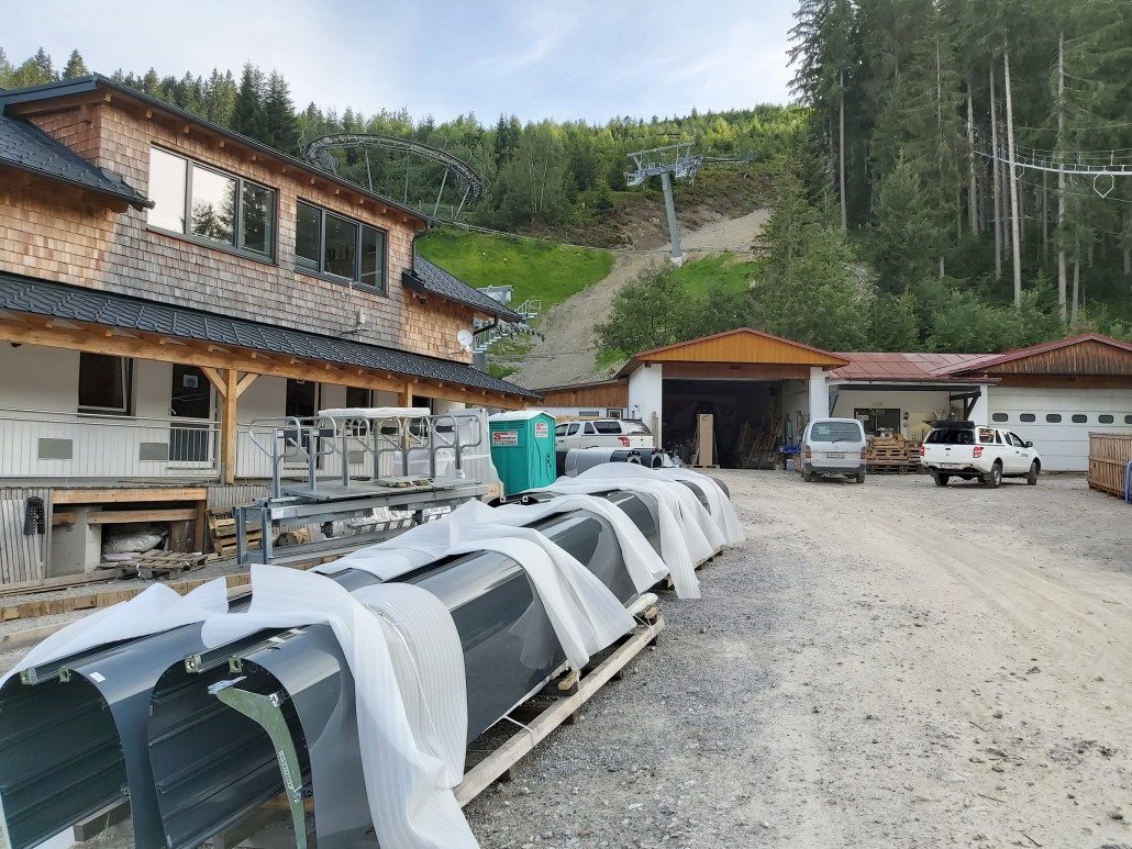 Hier geht einniges voran! Allerdings will man auch im September schon fertig sein.