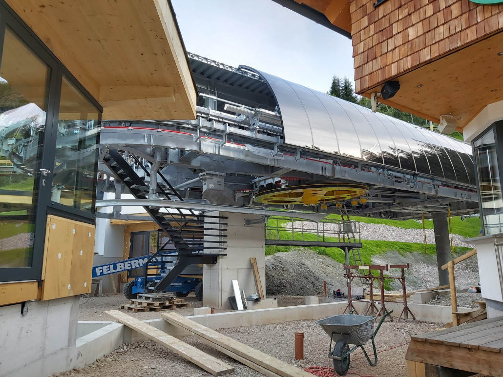 In dieser Woche könnte bereits alles Verkabelt und die letzten Paneele verschraubt sein. Zumindest was die Station selber anbelangt.