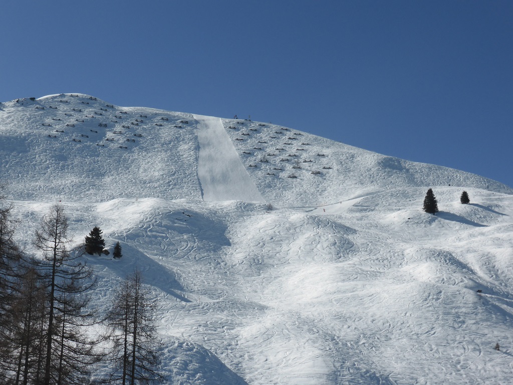 zum Schluß noch die "Route" vom Lärchfilzkogel. Sehr gut präpariert, aber schon knackig..<br />Fazit: war wieder ein Toptag im März. An dem Tag auch eine Hütte besucht, die vom Essen und Service sehr gut war (Pulvermacher). Volle Punktzahl.