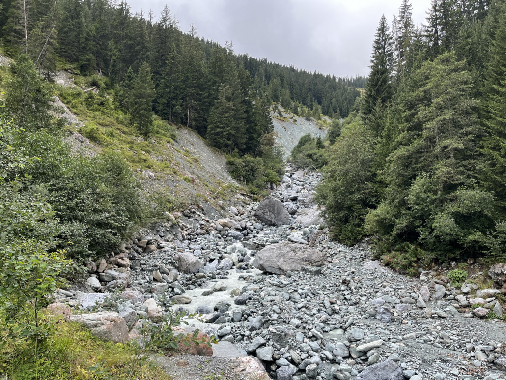 Hier fliesst das Wasser vom Vorabgletscher