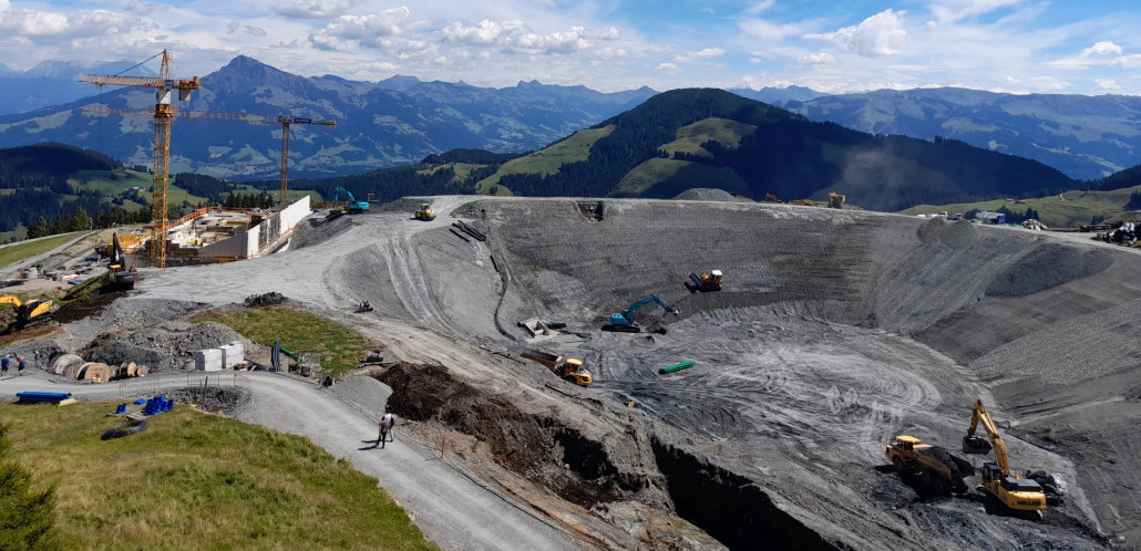 Speichteich Hartkaiser mit Pumpstation