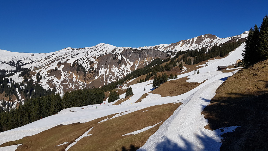 Solide Schneebänder am Uga