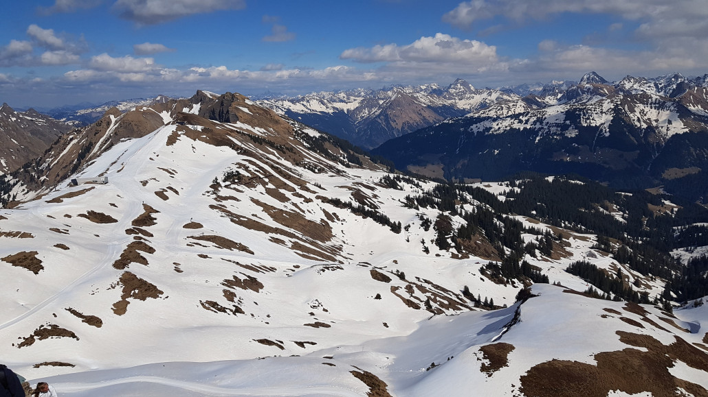 Noch ein paar Fotos zur Schneelage am 19.04. von der Mittagsspitze