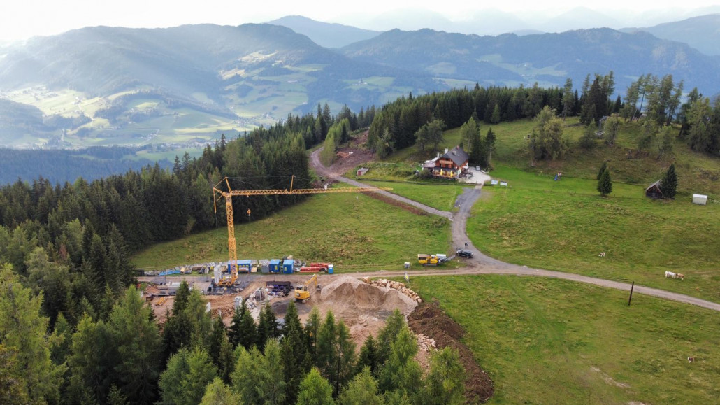 Bergstation mit Grebenzenhaus und Sankt Lambrecht im Hintergrund