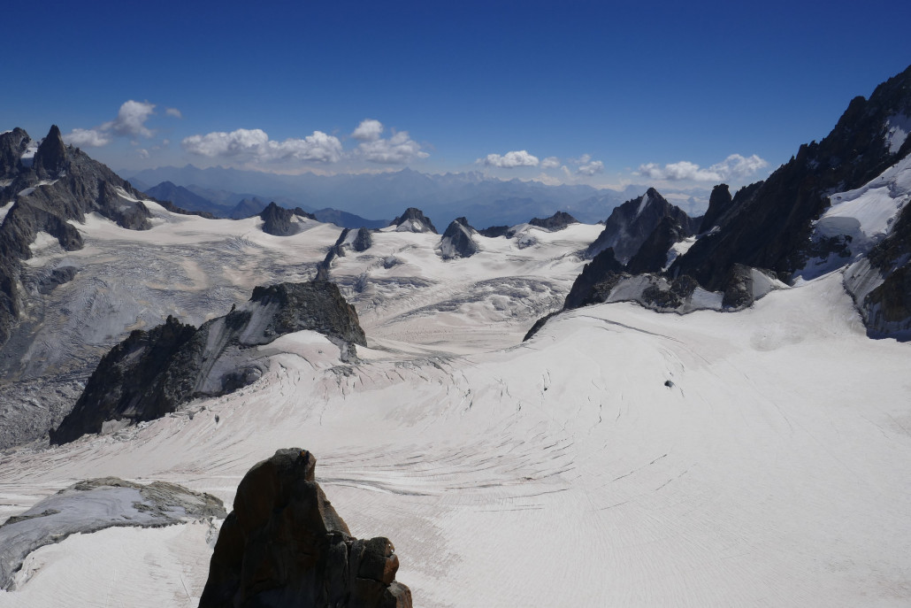 Vallée Blanche und Glacier de Géant mit Blick nach Italien. Die Vorfreude auf die Überfahrt mit der Panoramique G-EUB machte sich langsam breit…