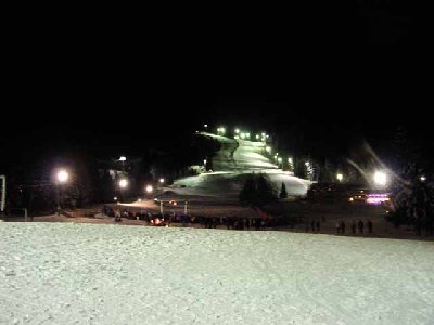 Night-Ski-Show am Idealhanglift und beleuchtete Ata-Piste