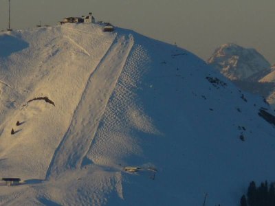 Blick zum Hohen Salven Südhang-- daneben der Wendelstein