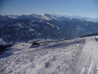 da geht die Gigglingabfahrt los-- nach Hechenmoos ; <br />7 km lang, 1100 m H.U.