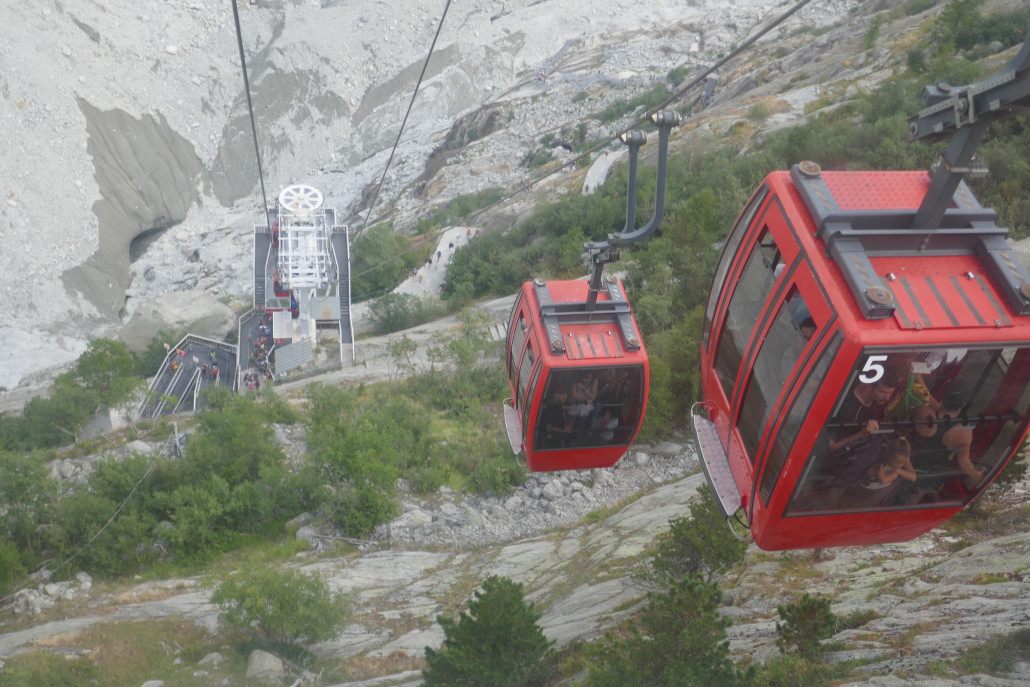 Weiter unten mit Talstation.