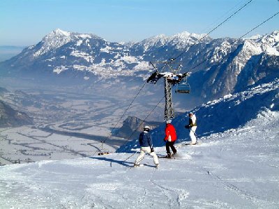 Stütze der 4 KSB Furt-Gaffia mit Blick ins Rheintal