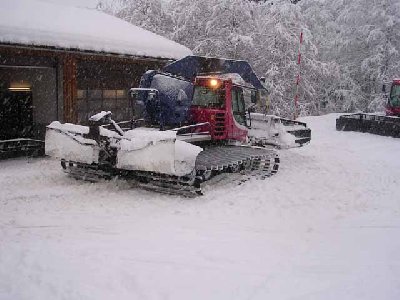 P 300 W ohne Heckfräse an der Talstation der Wieghaglifte