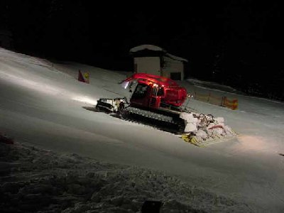 P 300 W Kandahar beim präparieren der Ata-Piste