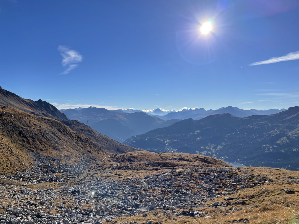 Im Bereich der Motta Hütte mit Blick zur Lenzerheide