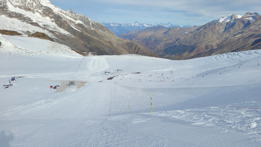 Die Piste am Panoramalift sieht schon ganz gut aus, war aber noch zu.