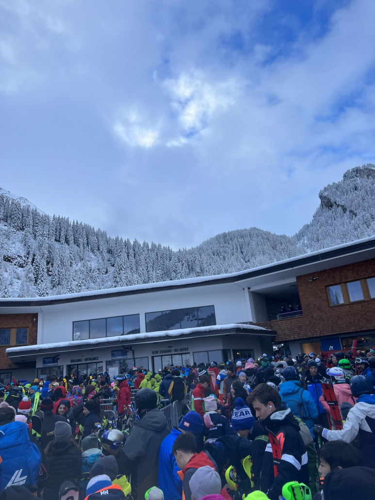 Technisches Problem und große Menschentraube am Samstag Morgen