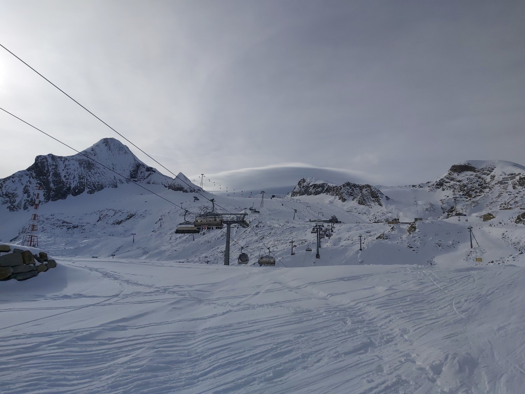 Oben wurde es immer voller. Also Alpincenter.