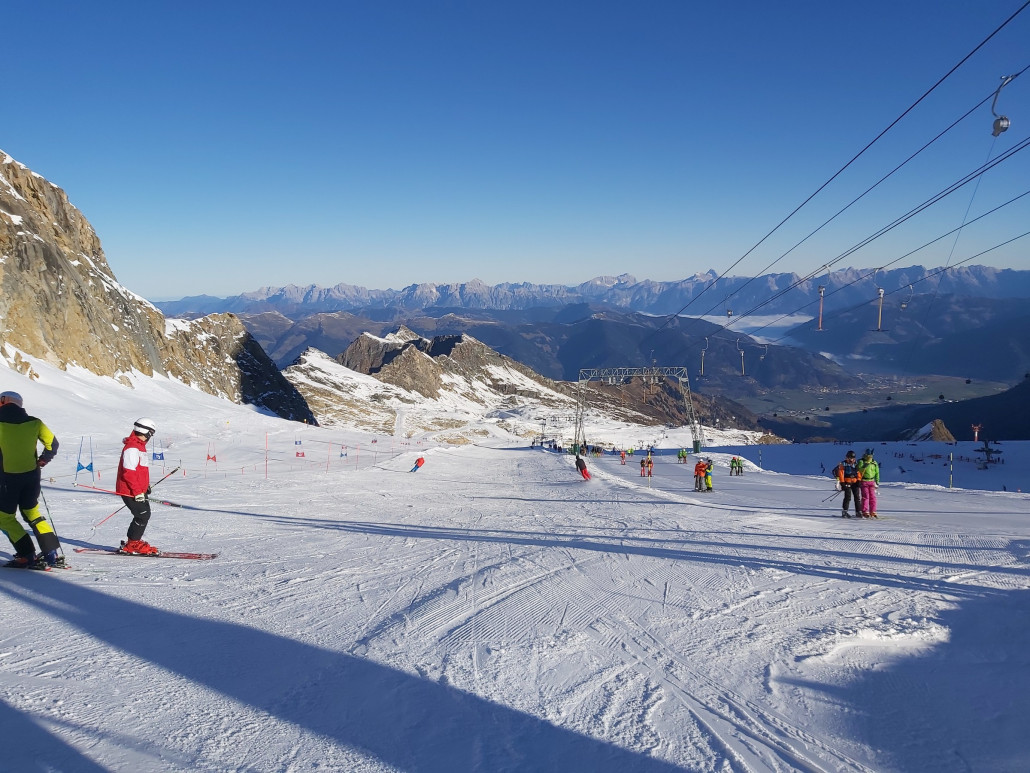 Unruhuger als gestern, besonders unten fällt das Carven schwer. Wetter aber Top!