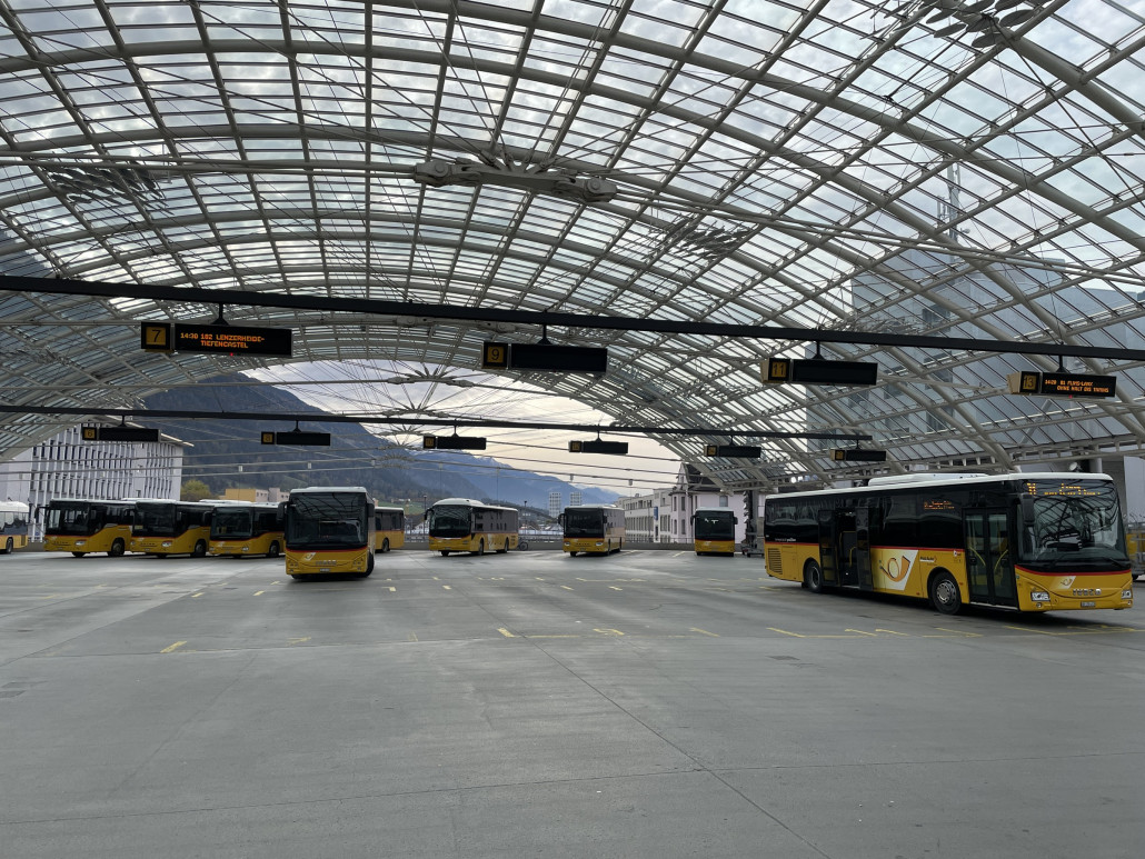 Postautostation Chur - finde ich jedes Mal wieder cool.