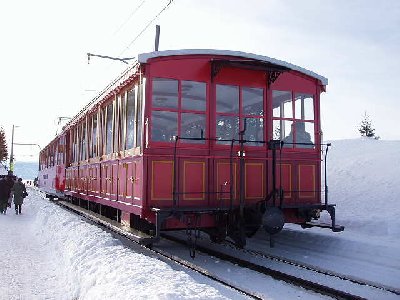 Nochmals im Western Style.<br />System Länge: 6975m Fahrzeit: 30 Minuten. Kapazität: 850p/h Besitzt ebenfalls 2 Dampflokomotiven