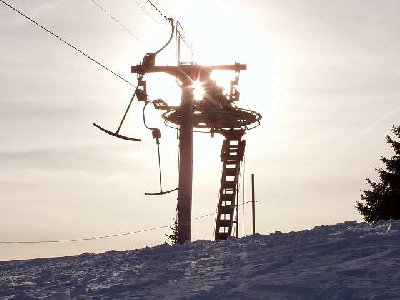 Bergstation selbiger. Ursprünglich ein Oehler Gürtellift von Garaventa umgebaut auf Bügel