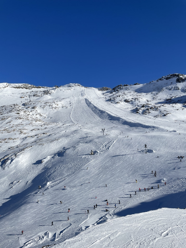 Bergstation Gondel mit Blick Richtung Schareck