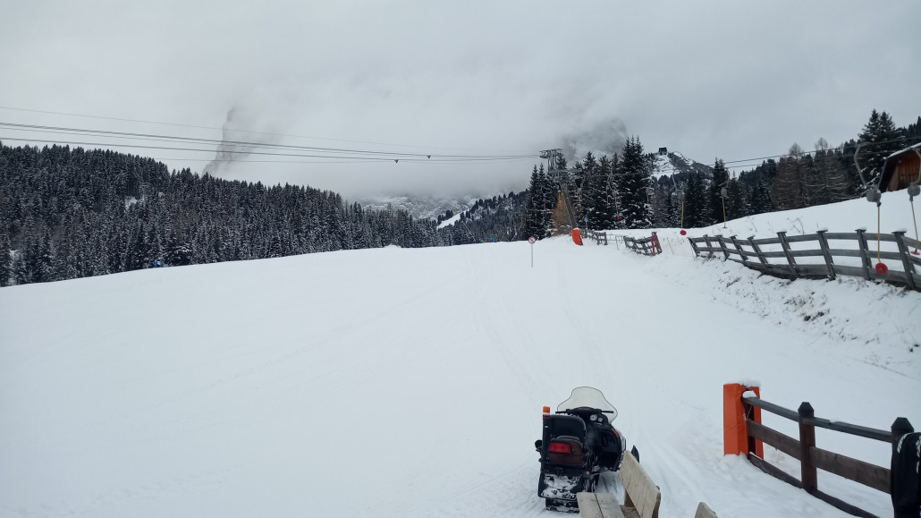 Plan der Gralba, 0⁰, Piste unten ganz gut und nichts eisig. Wie auch bei dieser Hitze.
