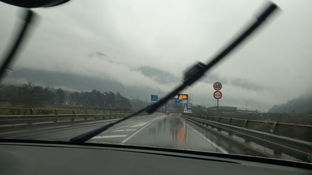 Und auch sonst, Stromender Regen bei 7⁰