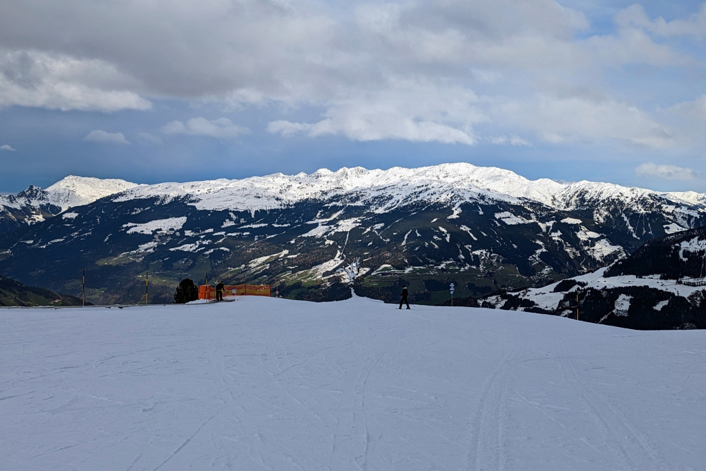 Zillertal Arena jetzt voll in der Sonne. :-(