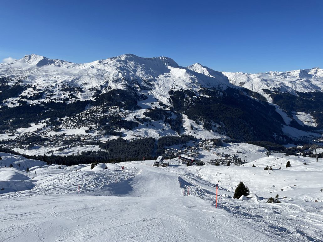 Die 23a ist jetzt immerhin in der Sonne, besser wurde sie im Tagesverlauf nicht, komischerweise aber auch nicht schlechter. Die Piste sagt mir nicht sonderlich zu, weshalb ich sie bei Vollbetrieb äusserst selten fahre.