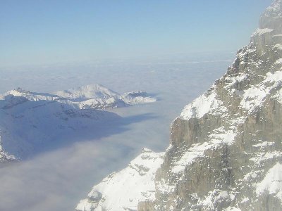 Blick richtung norden. Rechts noch einen Felswand vom Jungfrau.
