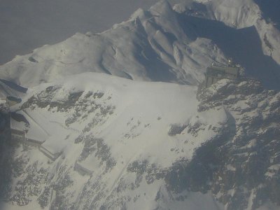 Dito, am Hintergrund der Lauberhorn.