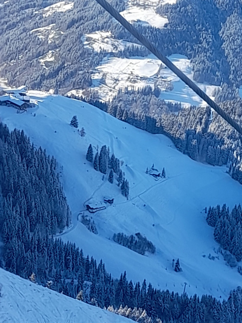 Kasbichl: Die Piste wird beschneit. Die DSB soll ab 17. 12. in Betrieb sein.