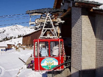 Stütze 9 mit Bergstation. Gebaut von Niederberger. Ursprünglich Küpfer