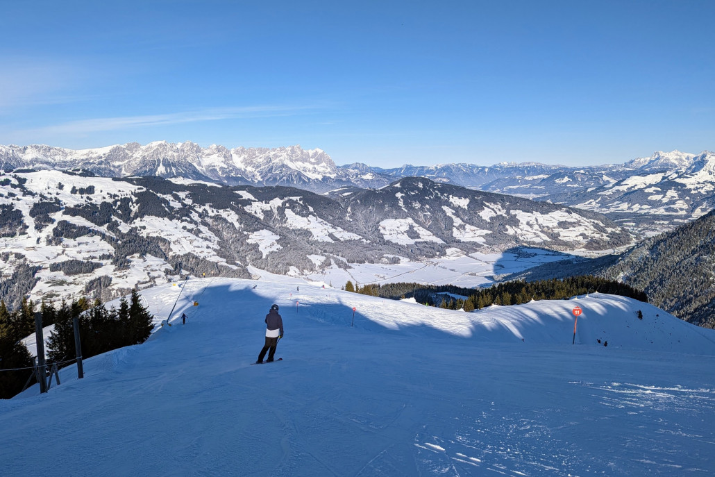 Kandleralm-Abfahrt von der Choralpe. Hier oben noch schön. In den unteren 2/3 aber hart und glatt.