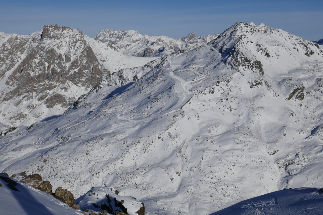 Mont Vallon. Nur die linke Piste aktuell offen. Rechts dauerts aber nicht mehr lange