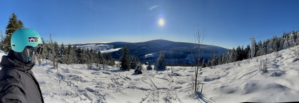 Blick ins Gelände und zum Keilberg